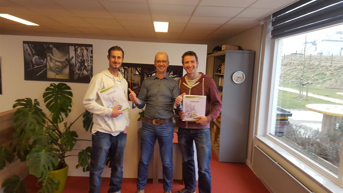 In voorbereiding op de RecycleFabriek hebben Robbert en Benjamin vandaag hun leermeester diploma gehaald! #fietsenmaker #leermeester #innovam #recyclefabriek #crowdfunding