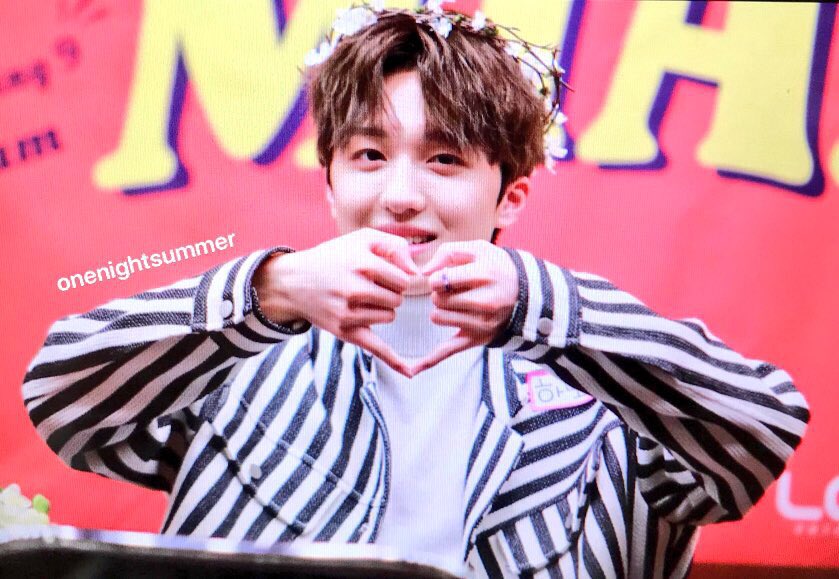 OneNightSummer's tweet photo. [프리뷰] 180302 합정 팬싸 😇

💕🌹

@SF9official 
#찬희 #에스에프나인 #맘마미아 #CHANI #SF9 #SF9_MAMMAMIA #チャニ https://t.co/XK1HqNN8n0