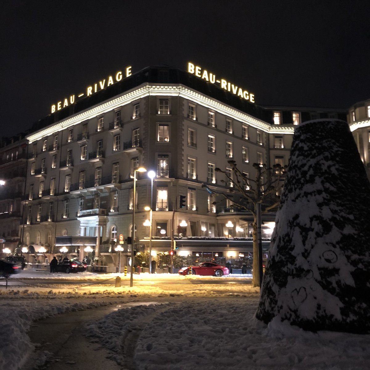 ClemCordesse's tweet photo. Déplacement à Genève sous la neige #snow https://t.co/eicsjdzJbJ