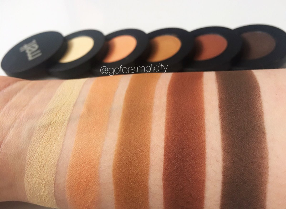 goforsimplicity's tweet photo. @MeltCosmetics #RustStack #swatches ❤️❤️❤️ https://t.co/utLvzgNIVO