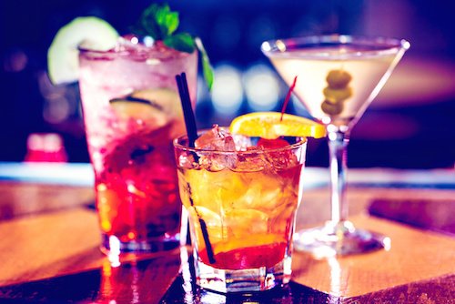 Siroter un cocktail chic en regardant la cérémonie des Césars, ça vous tente ?
aperichic.com/cocktails.html
L'abus d'alcool est dangereux pour la santé, consommez avec modération. #Cesar2018 #Aperichic #cocktails