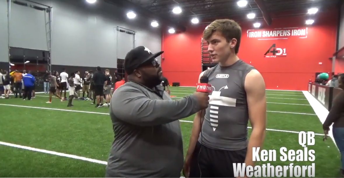 FridayNghtGlory's tweet photo. VIDEO Interview with Weatherford Quarterback Ken Seals https://t.co/u4sX2hebVQ #WeBuzzn #FNGsports https://t.co/kAz7QSHIDf