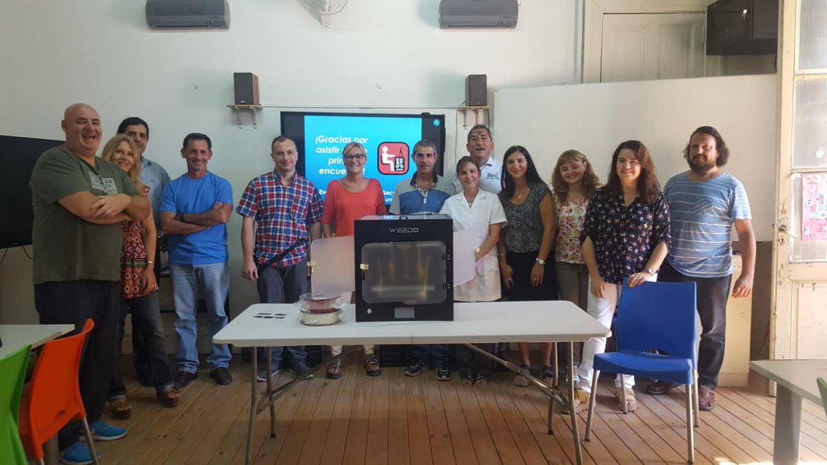 EdTecnicaBA's tweet photo. #TÉCNICA🙌🏼 seguimos entregando Impresoras 3D para equipar las escuelas. En la R14 la #EESTN1 #LeandroNAlen ya tiene la suya @DPETPba @copretBAok @gfalvarez https://t.co/piBDi1dD3N