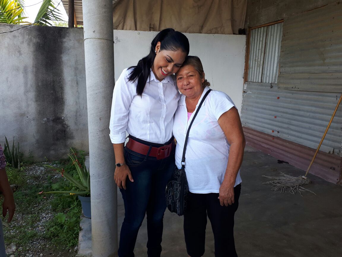 MarthaAliciaGS's tweet photo. La paz comienza con una sonrisa.-Madre Teresa. #BuenViernes 🤗😁🍀 https://t.co/0o2xBowele