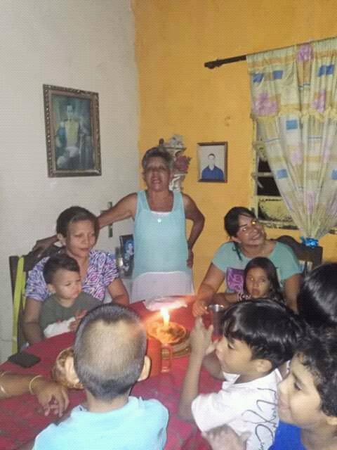 Janiver1305's tweet photo. En familia https://t.co/NqQJI8ekM6