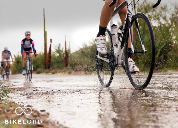 theBikeLord's tweet image. There&apos;s nothing like a rainy day bike ride! #bikelord #thebikelord #bike #bicycle #bikinginrain #mountainbike #mtnbike #cyclinglife #rainyday