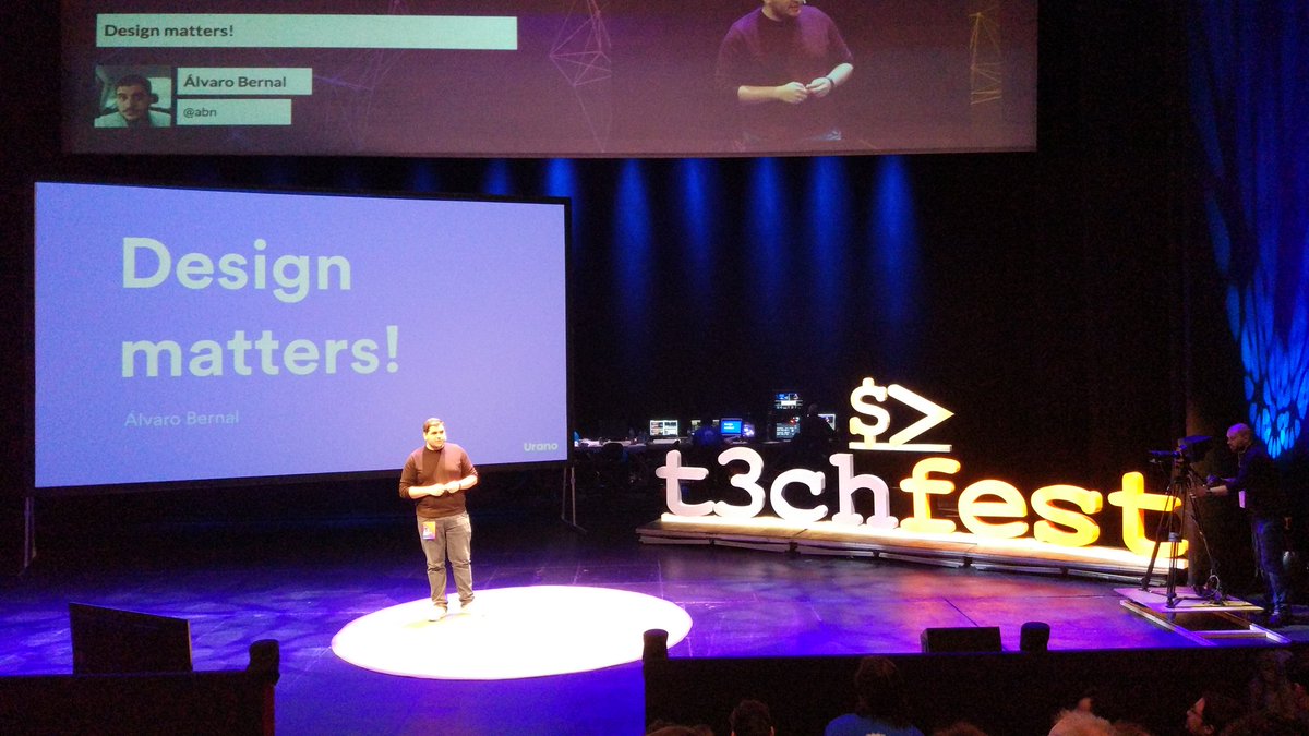 coe_devon's tweet photo. Y ahora, lo que de verdad importa @uxpica 😘
Con @abn en #T3chFest2018 https://t.co/UaOioC9y0w