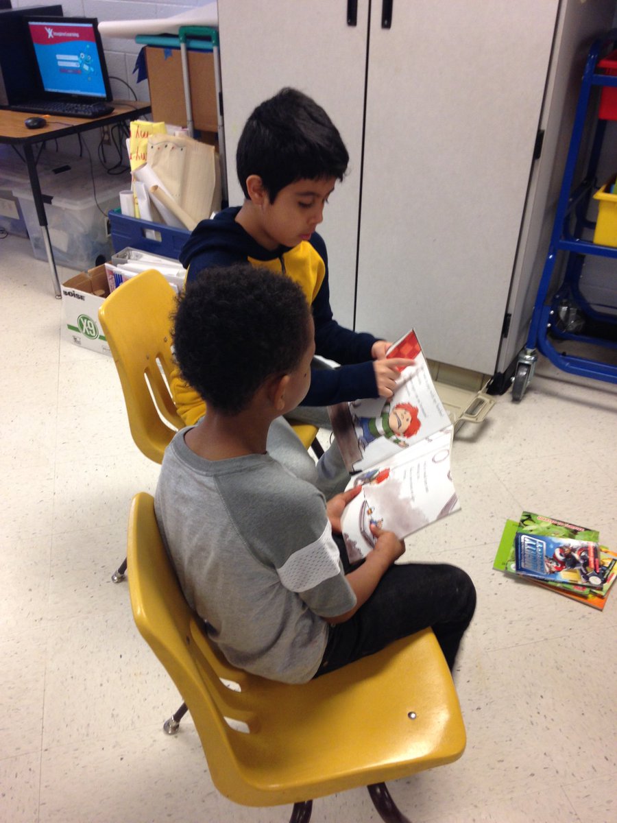 MimosaManatee's tweet photo. Some dual literacy in 2nd. One is reading the Spanish and the other is reading the English #respectfullearning https://t.co/pYOw1gapFu