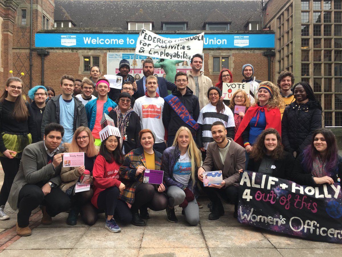 You've got one hour left to make your mark an  d deice who will represent you to the university, the city council and the government for the next year! Vote Now!!! #MakeItHappen ht.ly/lLf330iHaVA