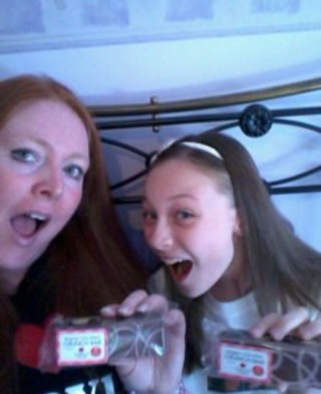 choclover77's tweet photo. Bring back the Cheryl Belgian Chocolate Crunch Bars! 🙏🏼 ❤️#FBF #FlashbackFriday #Flashback #cheryl #cherylstrust #charity #raisingmoney #soldiers #chocolate #crunchbars #mmmm #memories #lookingback #reminiscing https://t.co/bGAqlgG6Jd