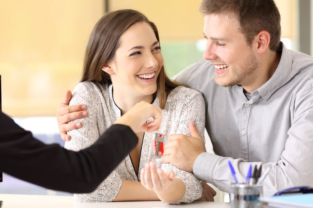 LeadersLimited's tweet photo. A wave of optimism has swept the rental market and half of landlords are expanding their portfolios as a result 🏘️ Read our latest press release here: https://t.co/1mZZrA2dSB https://t.co/MLnym0RRLu