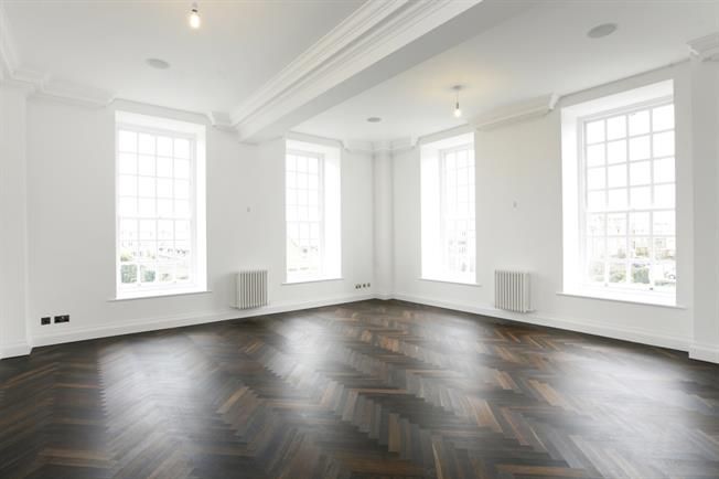 Hamptons Putney tweet media