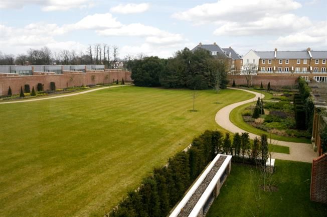 #FabulousFlats

This first floor two bedroom flat is located in the exquisite Grade I listed #Roehampton House, designed in 1712 by Thomas Archer. The property comes with two underground parking spaces, a wine cellar and access to communal gardens socsi.in/21im2