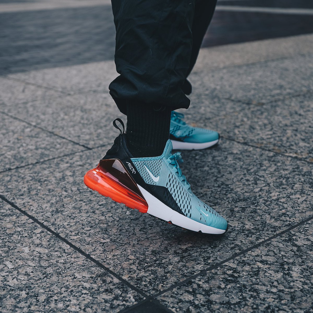 DTLR på Twitter: "The Women's 'Ocean Bliss' Air Max 270 is now available to  cop at VILLA! Link to shop: https://t.co/JiI7Dx2RwF  https://t.co/wovCJLmSpH" / Twitter