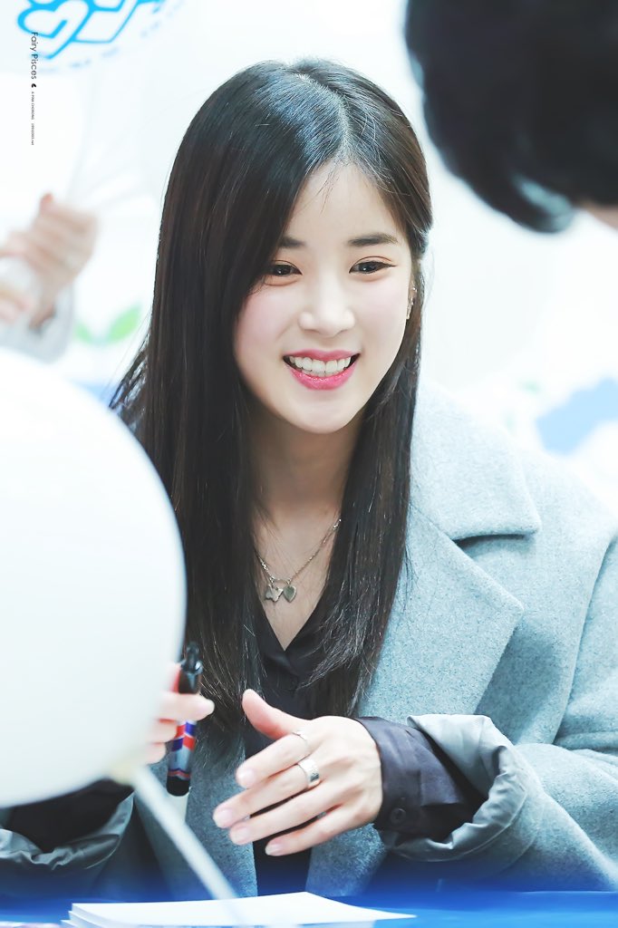 19910303net's tweet photo. 🌸 
Moonlight
보다 훨씬 빛나 넌
(@Apinkpcr ) 
#늘_함께여서_고마워요_초롱아_생일축하해
#Happy_Rongday #에이핑크 #박초롱 #초롱 https://t.co/mQmT50Es7K