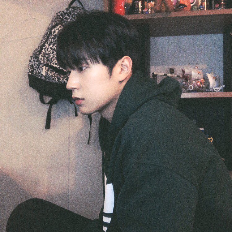 KnkSnaps's tweet photo. [KNK INSTAGRAM] official_knk_ynb: [승준] 2주년 너무 고마워요 팅커벨 💕🧚‍♂️🧚‍♀️💕
#크나큰 #KNK #승... https://t.co/a7QkY6cpeF #kpopsnaps https://t.co/qf87ZkFVsf