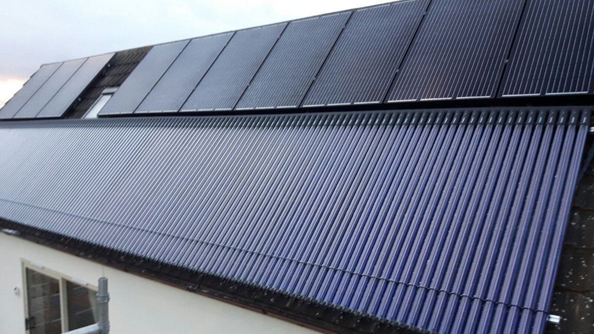 gem_solar's tweet photo. Swimming pool heating system in Wiltshire using 150 of the fantastic Kingspan Varisol Solar Thermal tubes. Above is 3kW of @SolarEdgePV Smart Solar PV. Roof Full. #gosolar #wiltshire #solarthermal @KingspanEnviro https://t.co/Ox9hd9pZ2D