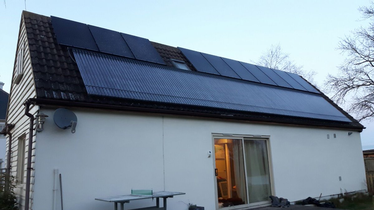 gem_solar's tweet photo. Swimming pool heating system in Wiltshire using 150 of the fantastic Kingspan Varisol Solar Thermal tubes. Above is 3kW of @SolarEdgePV Smart Solar PV. Roof Full. #gosolar #wiltshire #solarthermal @KingspanEnviro https://t.co/Ox9hd9pZ2D