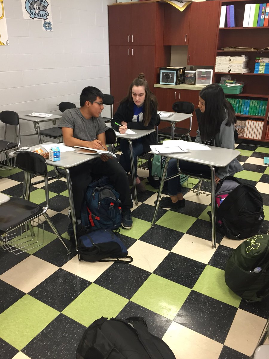 mgregory_phs's tweet photo. Students learn best when they have the opportunity to discuss with their peers. Calculus Integration Review Lab. #calculus https://t.co/BIcUj6A3EH