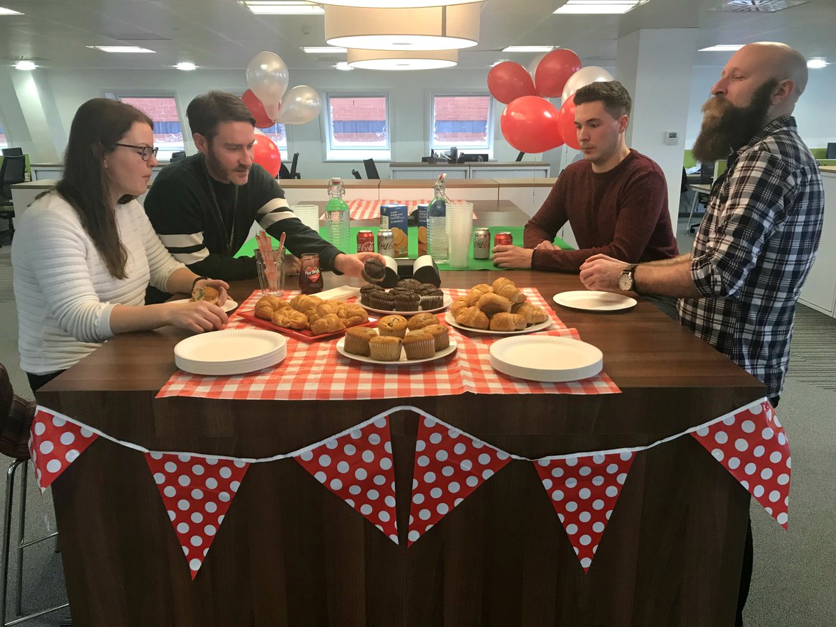 CSmithBWB's tweet photo. 🍻 Celebrating #BestCompaniesDay at @bwbconsulting in Birmingham. Plenty of food, drinks and finished off with a quiz! #BestCompanies2018 @bestcompanies https://t.co/Q48TM2xM5Y