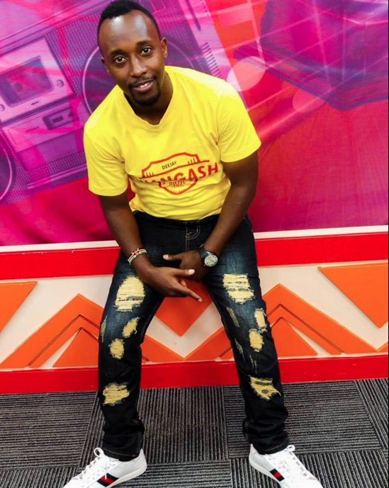 Request loading... #Ririmbuka na @ThatDeejay_W na <a href="/WanjikuJames254/">Wanjiku James</a> tuma request yako sasa!! Sms 21182 #KamemeTv