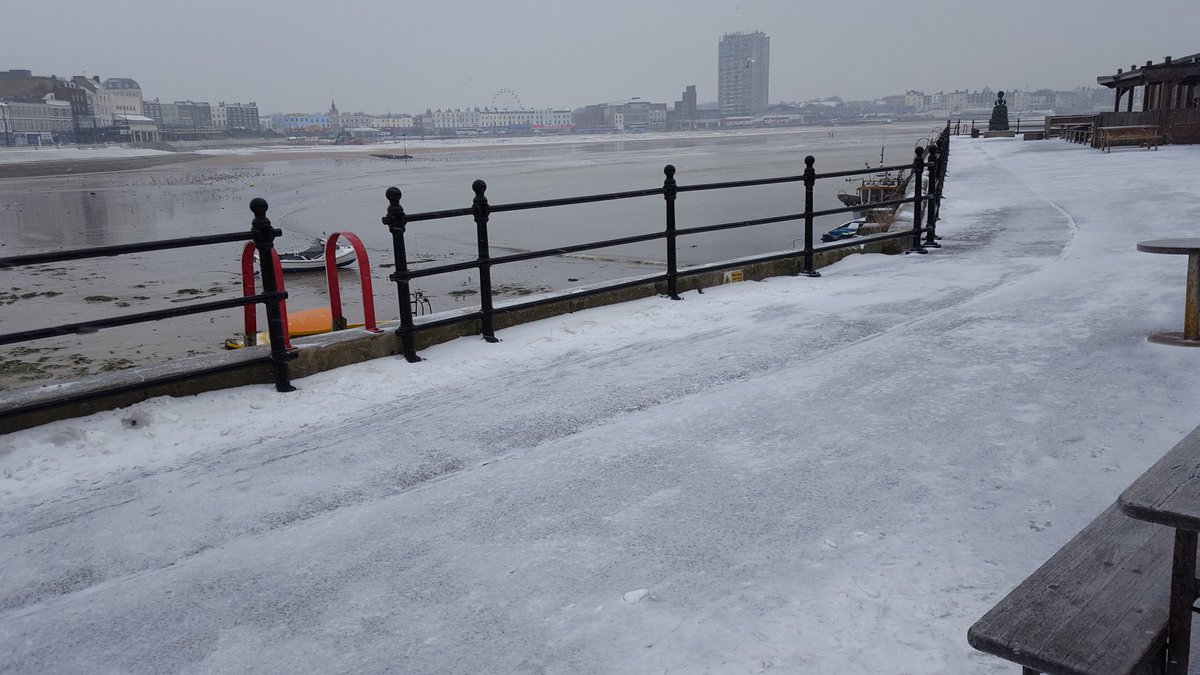Harbourarmsmarg's tweet photo. Bit nippy today! Buy I'm here nonetheless! https://t.co/sNyctkjzPL