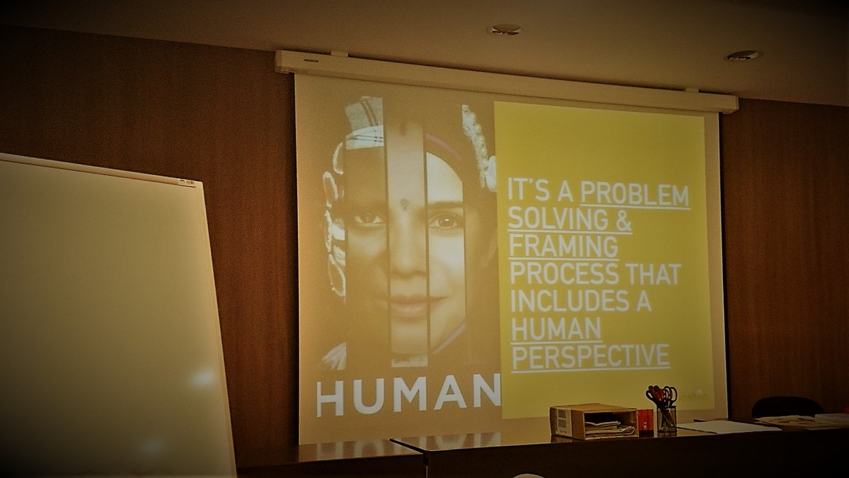 PRUAB's tweet photo. #Creativitat a la #Recerca? No han d'anar junts? Sí, però cal trencar les fronteres que l' #educació ens imposa a la #ment. Avui @mandarinanewton ha començat a donar les #eines per fer-ho als grups #TECNIO que dinamitzem!
#VisualThinking #BeyondDisciplinary #HumanCenteredResearch https://t.co/UiqGPCIOnR