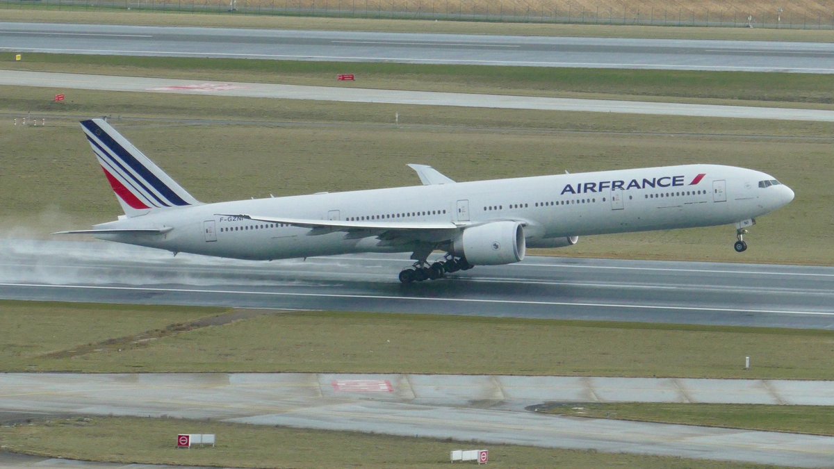 Pierre_Jbr's tweet image. Lift-off #inthrustwetrust #ApronBonjour