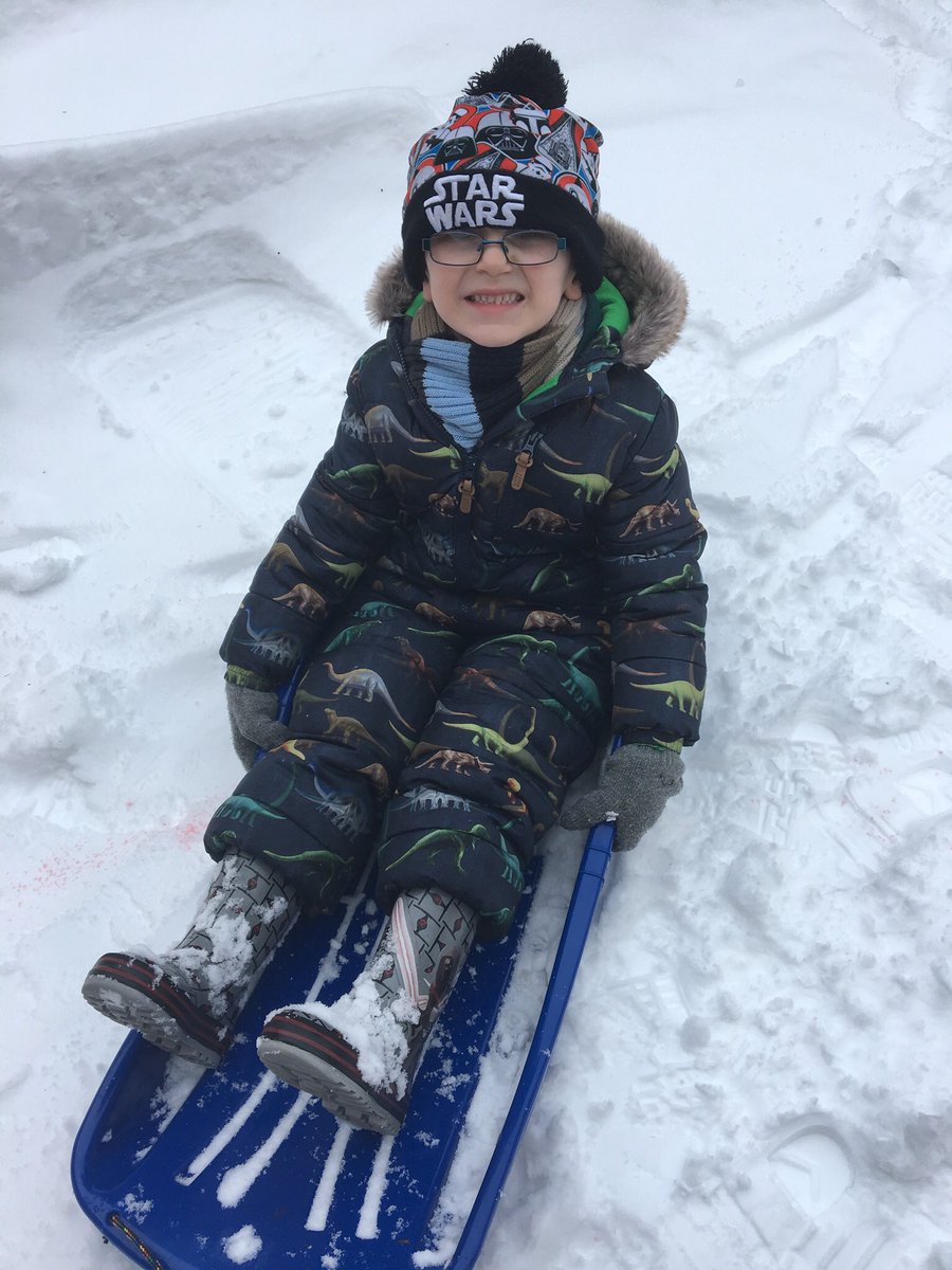 AmandaHunter75's tweet photo. @Miss_Wilson_P2B Jacob finished the igloo today and had lots of other fun in the snow! #SPSLovesToRead #SPSsnowday @SimpsonPrimary https://t.co/YJYkzDA8gv