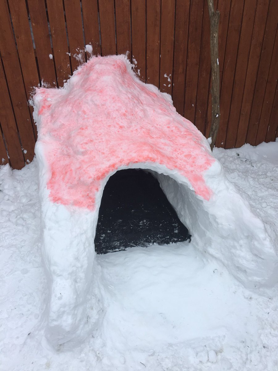 AmandaHunter75's tweet photo. @SimpsonPrimary John had lots  of fun in the snow today 😀 #SPSsnowday https://t.co/B647kFokUl