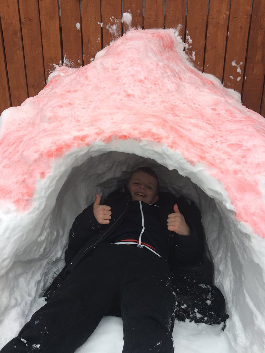 AmandaHunter75's tweet photo. @SimpsonPrimary John had lots  of fun in the snow today 😀 #SPSsnowday https://t.co/B647kFokUl