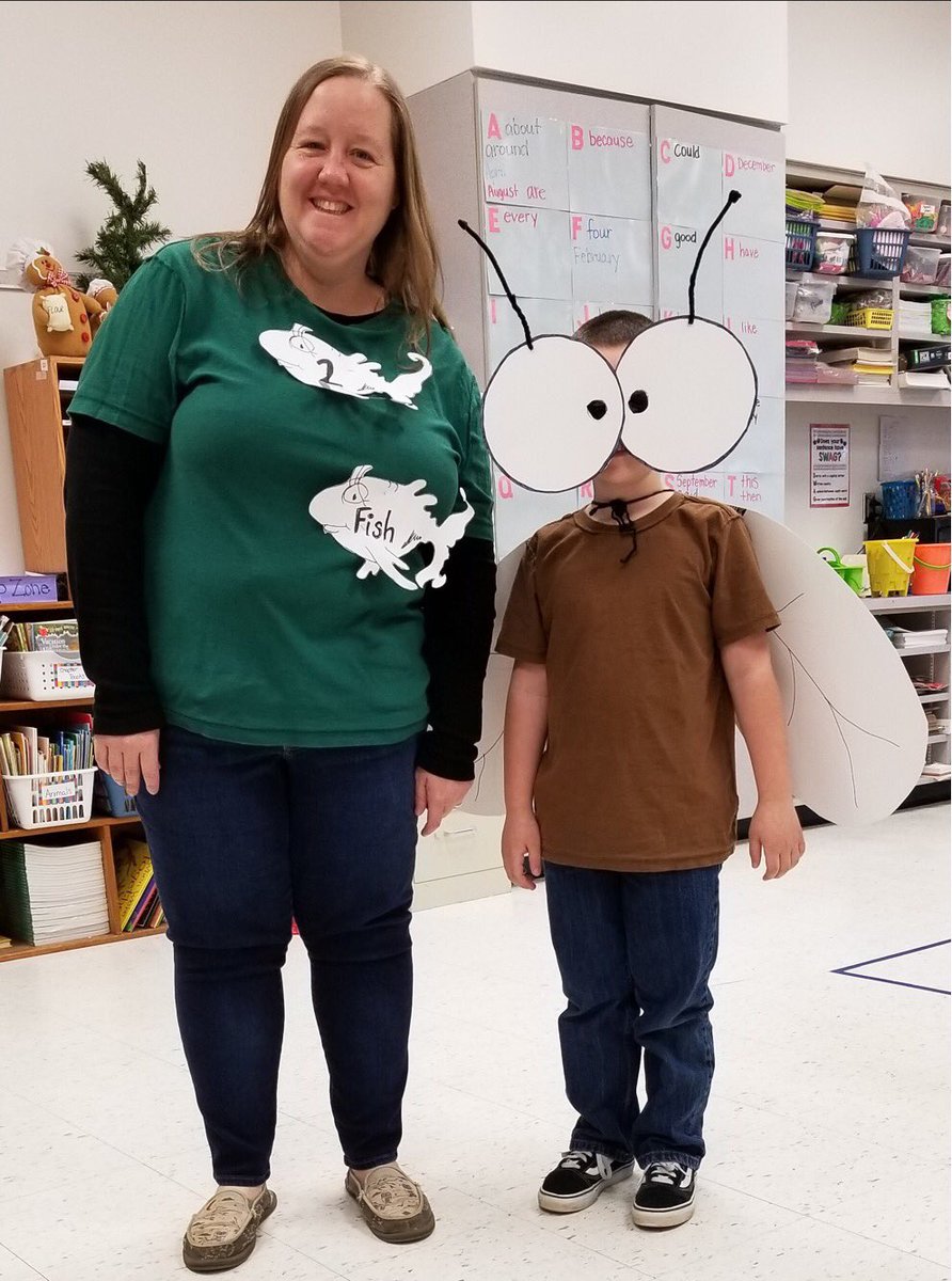 NorthCoveElem's tweet photo. #ReadAcrossAmericaDay #happybirthdaydrseuss #NCELovesToRead @McDowell590 @mrmarkgarrett @NorthCoveElem https://t.co/OJ5TIsHk4o