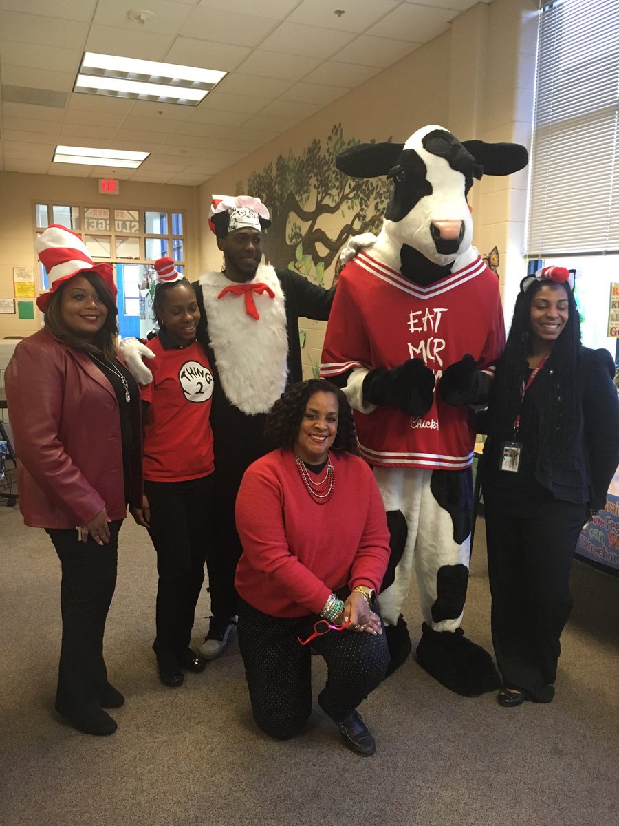CascadeESMedCtr's tweet photo. Read Across America!!! Reading is a big deal!! #APSmedia #APPSITPatrice #atlsuper https://t.co/GCoT2seawd