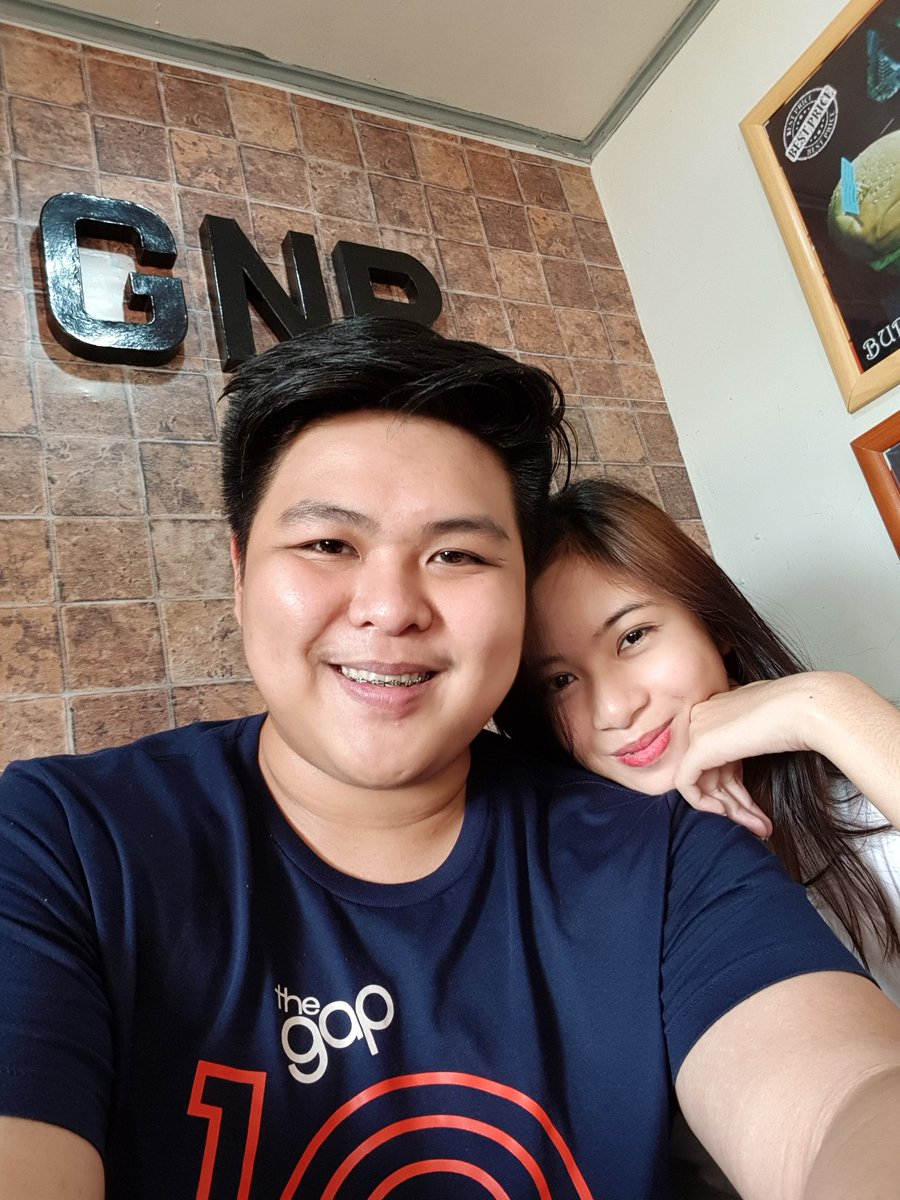 RldRvna_'s tweet photo. Paano ka namang hindi sisipagin byumahe ng 8-9hrs from Manila to Santiago, Isabela. Kung itong taong to naman yung uuwian mo ❤ YayFriday 💕 Iloveyou @marianeverstops ❤ https://t.co/micPq3daae