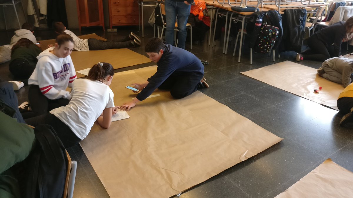 ielesvinyes's tweet photo. La cambra funerària de Tutankamon en marxa. #ProjectesAmbits #1rESO https://t.co/ObdrKa7uMp