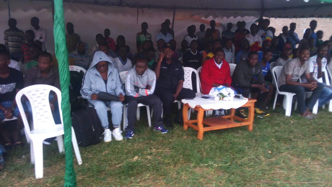 Umuyobozi w'akarere <a href="/Kamonyi/">Kamonyi District</a> amaze gutangiza ku mugaragaro amarushanwa Umurenge #Kagame Cup Competition ku kibuga cya Ruyenzi ni mu mukino ugiye guhuza <a href="/RugarikaSector/">Rugarika Sector</a> na <a href="/RundaSector/">Runda</a>