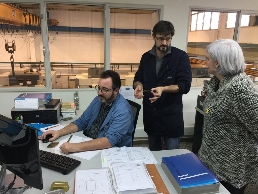 AjBadalona's tweet photo. L’alcaldessa de #Badalona, Dolors Sabater, visita l’empresa Amador Varas SA dedicada a la indústria de l’envàs metàl·lic https://t.co/spGJ2BWFwZ https://t.co/pECs1X343u