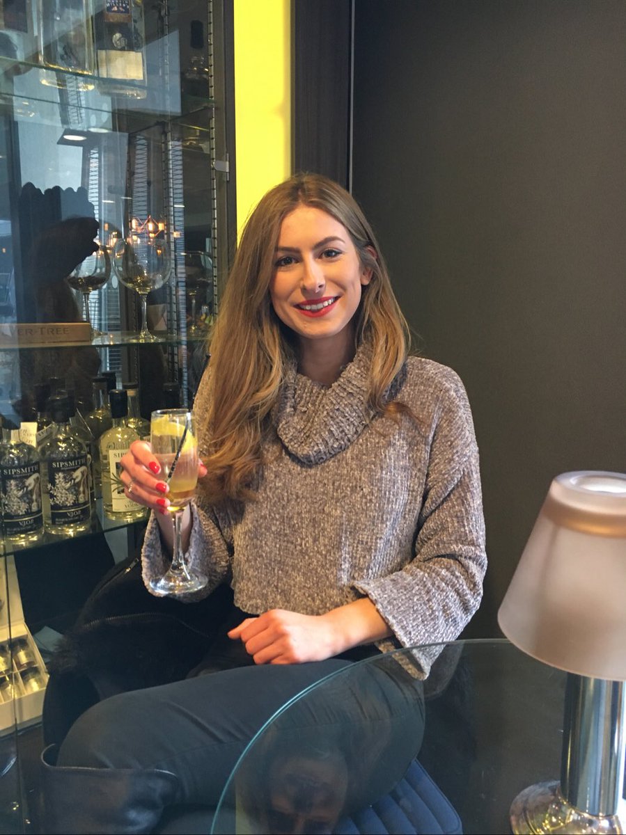 RachelYemm's tweet image. THIS just happened!!!! 🎉🥂#phdsubmitted