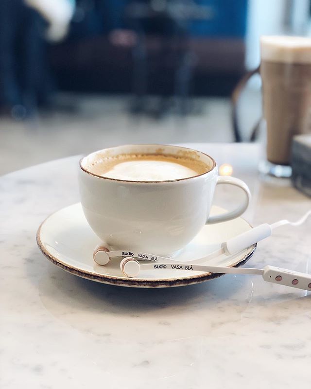 sudiosweden's tweet photo. Good news! Vasa Bla now comes with a large coffee included. Okay, that's not true. But they do come with a carrying case, and that's caffeine-free. #justasgood okay, #almostasgood (Photo via: @emilygottfredson) #sudio #sudiomoments https://t.co/Ox3YRtMdgK https://t.co/ByGW9RS5D5