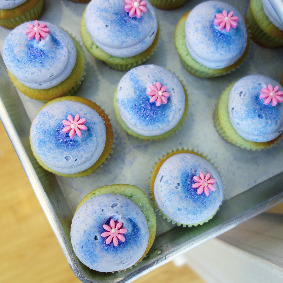 GTownCupcake's tweet photo. 💜🌸💜🌸💜 It’s that time of year! #LavenderEarlGreyTeacake is BACK!!! #georgetowncupcake #marchflavors 💜🌸💜🌸💜 https://t.co/LsWjkkbv1U
