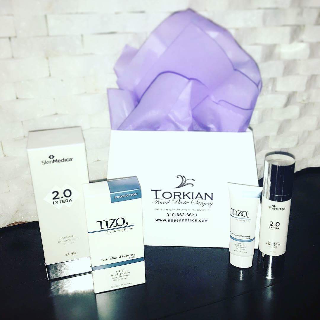 dayanarapr's tweet photo. THANK YOU @drtorkian for always making my skin look fresh & beautiful! You & your staff are the best! Thanks for my anti-spot treatment #Lytera 2 it really works! #DrTorkian #DayanaraTorres
#skincare #beauty #face #nonsurgical #Tizo #ultherapy #LaskyClinic #BeverlyHills https://t.co/fl5KU0cJBT