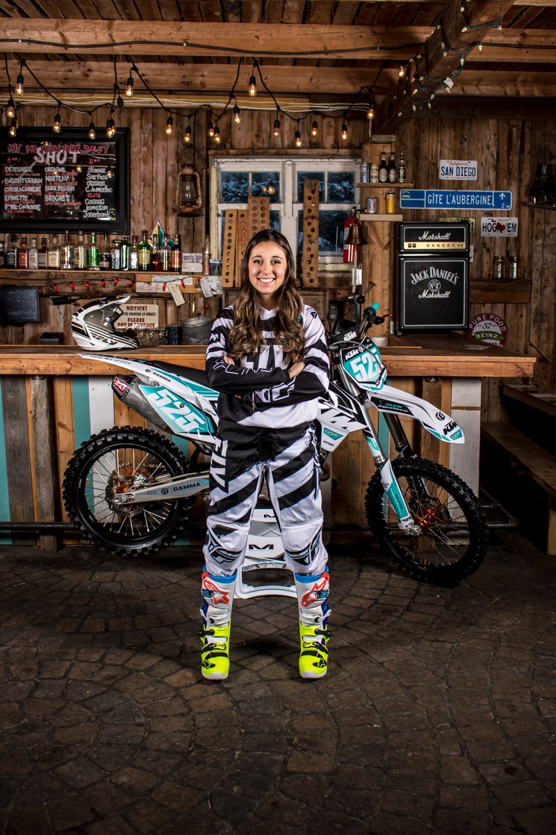 Be sure to get your #motochicksquebec Calendar this April!
Valérie Fortin will be representing #Gamma and sporting @FlyRacingUSA F-16 Gear.