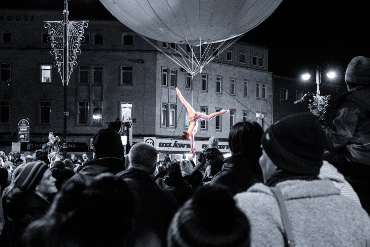 not something you see everyday in Swansea #photography #wales #spotcolour #blackandwhitephotography #Christmas #bollon