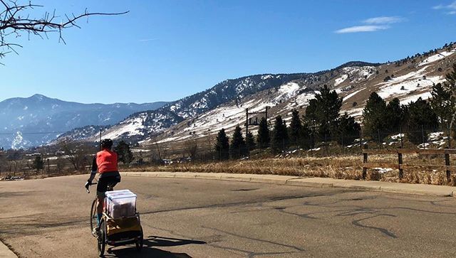 TheCoffeeRide's tweet photo. Coffee supplies restored and the mountains are calling. Have fun on all your weekend adventures. .
.
.
.
.
.
.
#coffeedelivery #feelingtiny #mountainscape #boulder #onlyinboulder https://t.co/x3DSxKlg7Z https://t.co/sTQcq8qrOJ