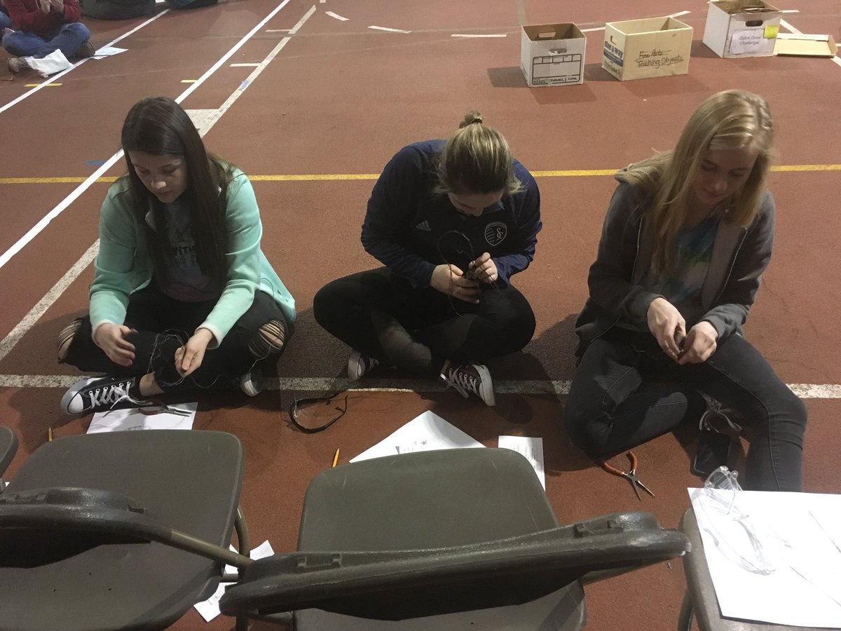 EHSNAHSJCONNER's tweet photo. Session 1 @ Friends Art Day Challenge! #USD265_EHS #FriendsUniversity https://t.co/jnzKCYAzHv