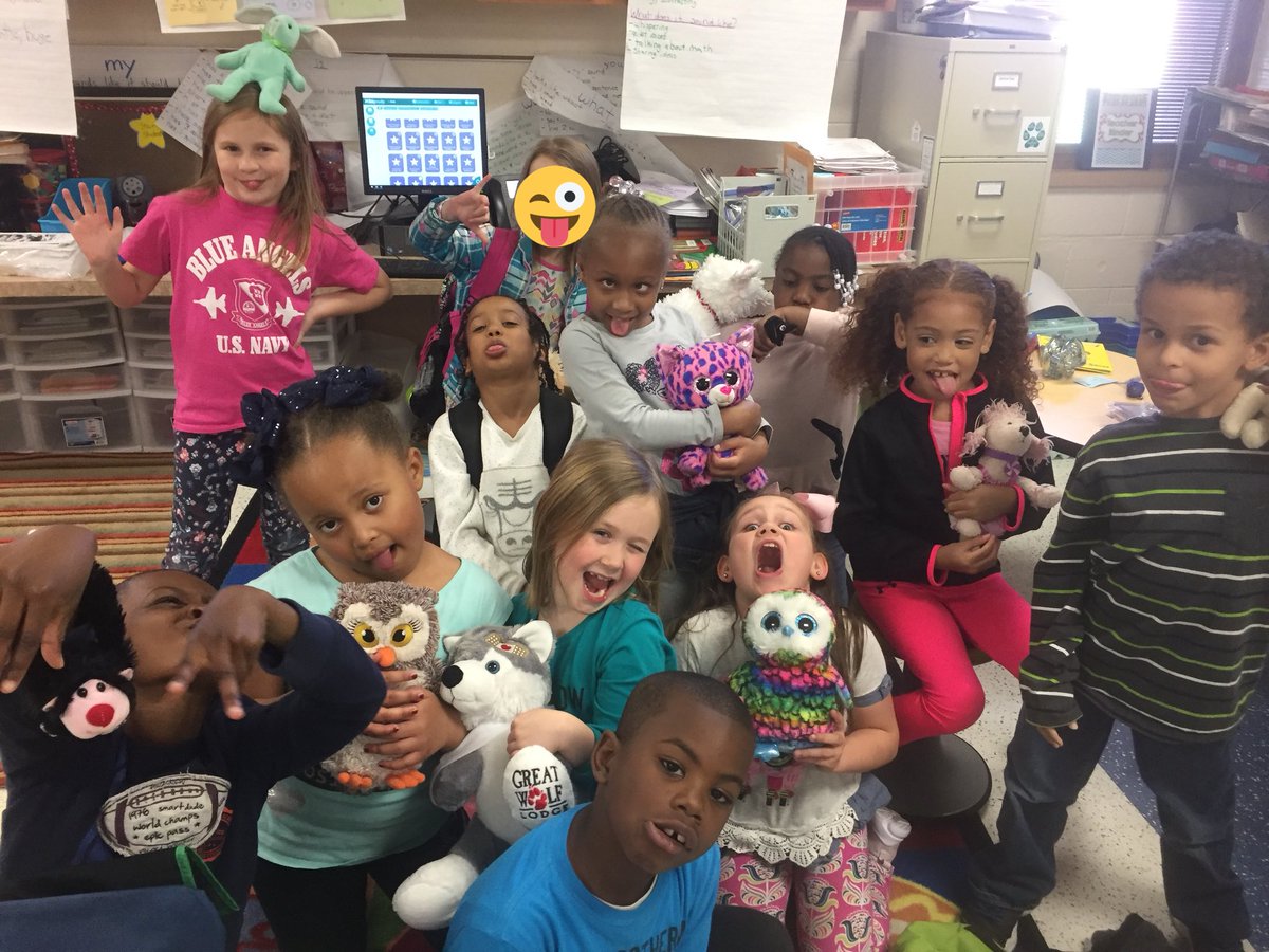 misswalkerclass's tweet photo. We didn’t have any Wockets in our Pockets but our stuffed friends sure kept us company today! They made the best reading buddies! #ReadAcrossAmericaWeek #LR5Reads #wherewondersgrow @fox_cubs https://t.co/wsNI7bqhpm