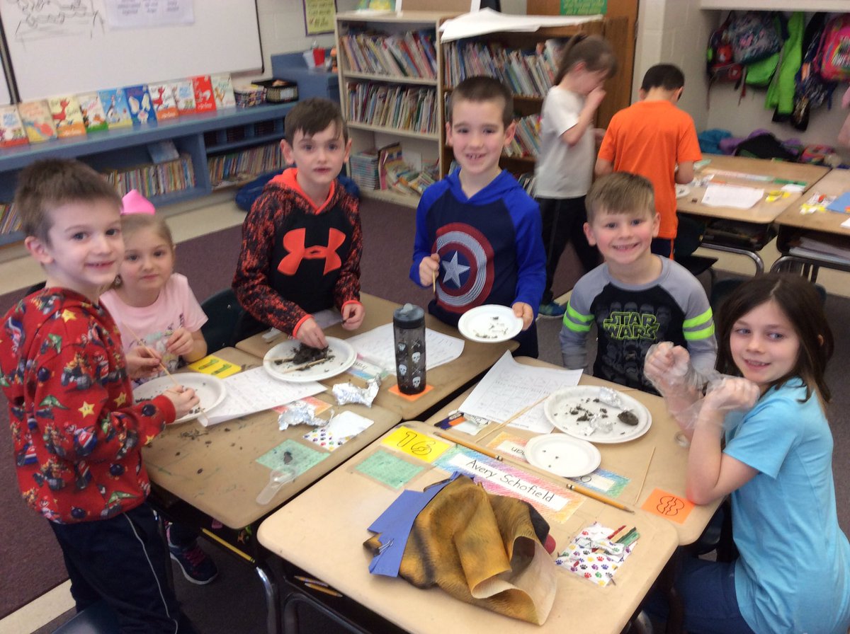 CBcresswell's tweet photo. Owl pellets! Yum. @CBWarwickElem https://t.co/OO4lpWaMdy