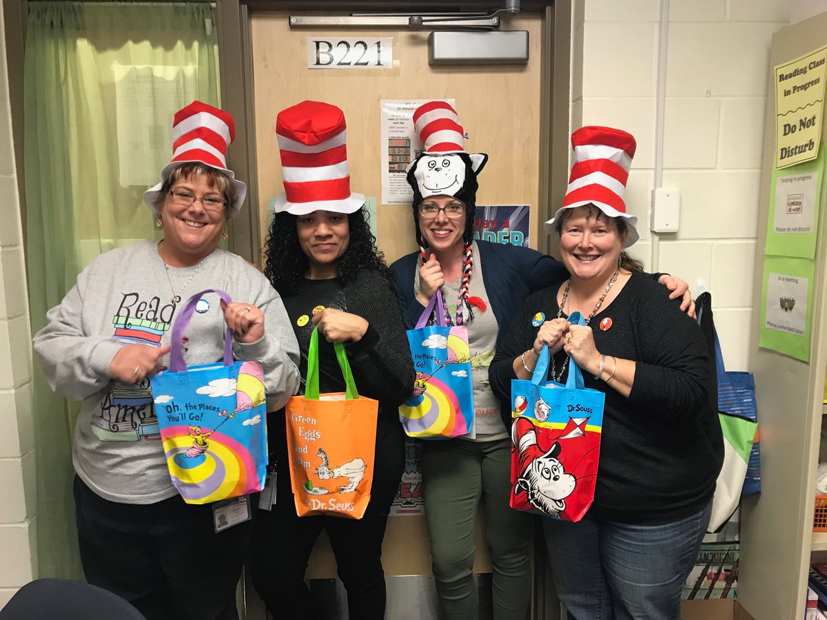 kltaffe's tweet photo. Intergalactic book wizards #ReadAcrossAmericaDay #287edchat #nec287 https://t.co/G64kltRHGR
