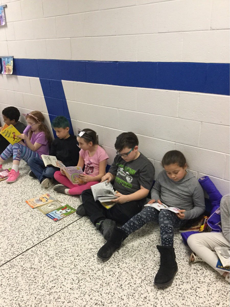 NorthCoveElem's tweet photo. All aboard the #ReadingTrain #ReadAcrossAmerica #happybirthdaydrseuss #NCELovesToRead @McDowell590 @mrmarkgarrett @NorthCoveElem https://t.co/EWmS37OzRT
