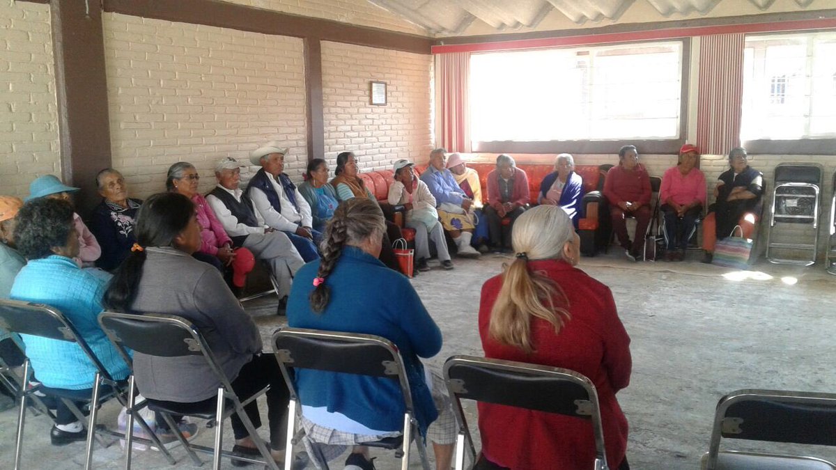Vero_RamirezC's tweet photo. El #INAPAM #Tlaxcala impartió el taller de Envejecimiento Saludable en los municipios de Tetlanohcan y Chiautempan, lo que se busca es incidir en el bienestar de los #AdultosMayores recomendando una alimentación balanceada, hacer ejercicio y prevenir enfermedades #SedesolContigo https://t.co/4lo0AwjQTL